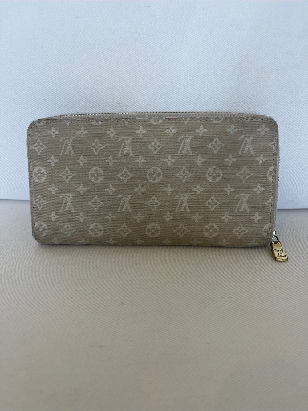 Louis Vuitton Idylle Min Lin Zippy Wallet